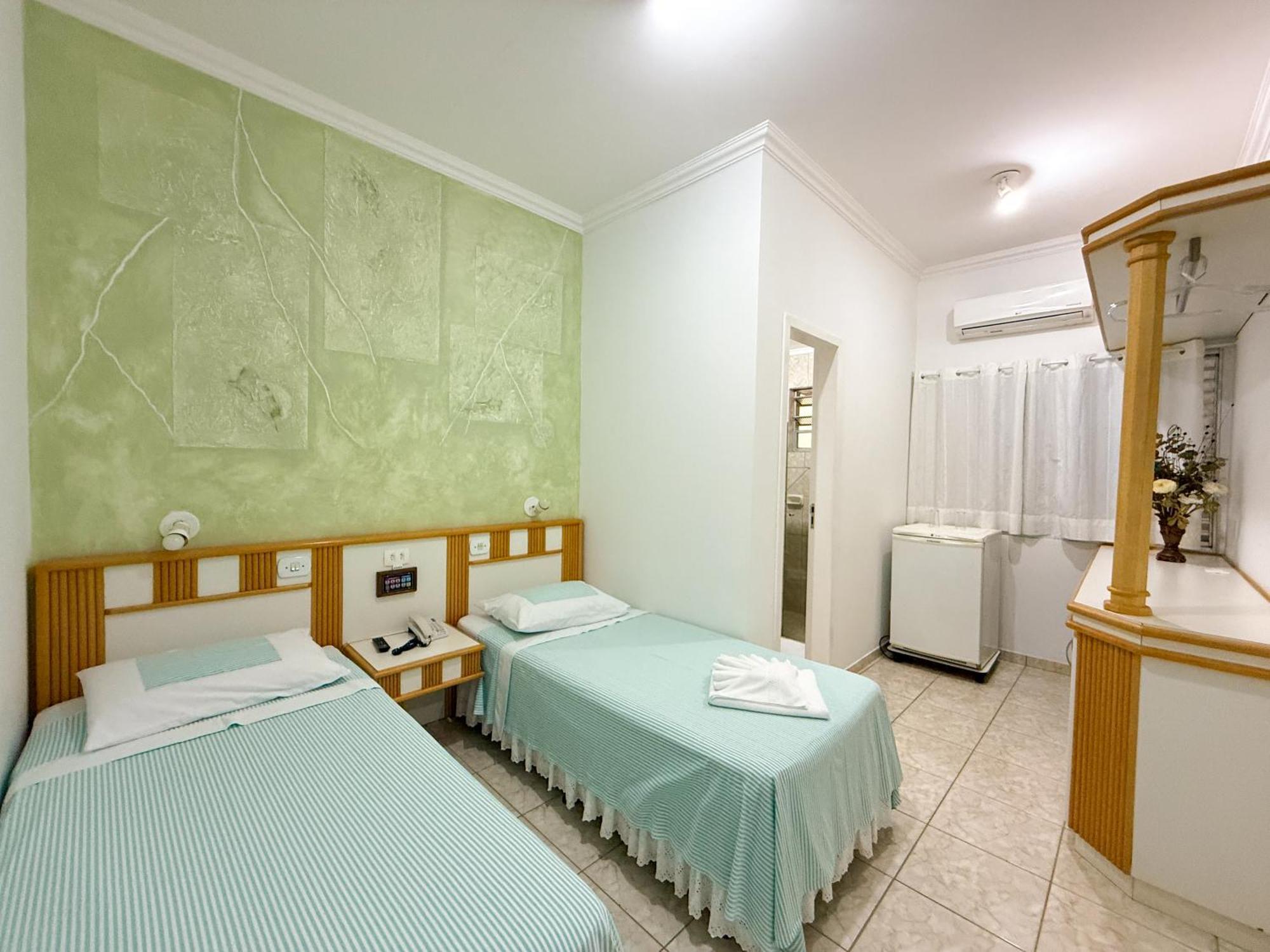 Grande Hotel Paranavaí Habitación foto
